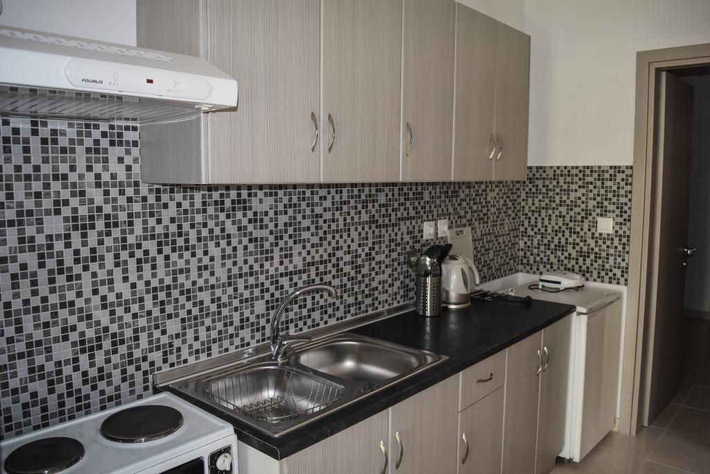 Mirsini Apartments Agios Georgios  Bagian luar foto